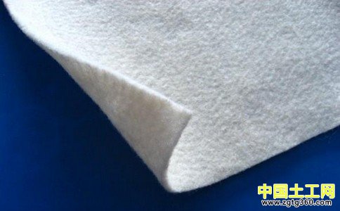 复合土工膜的防渗机理和铺设方法