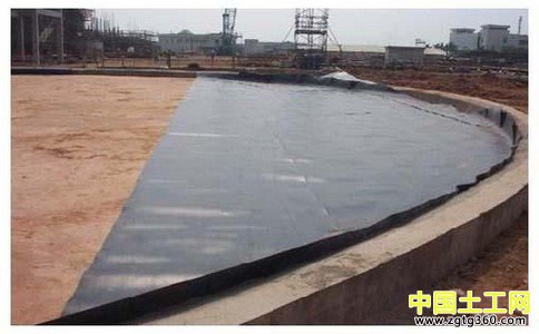 土工膜选用复合土工膜相比HDPE土工膜的优势